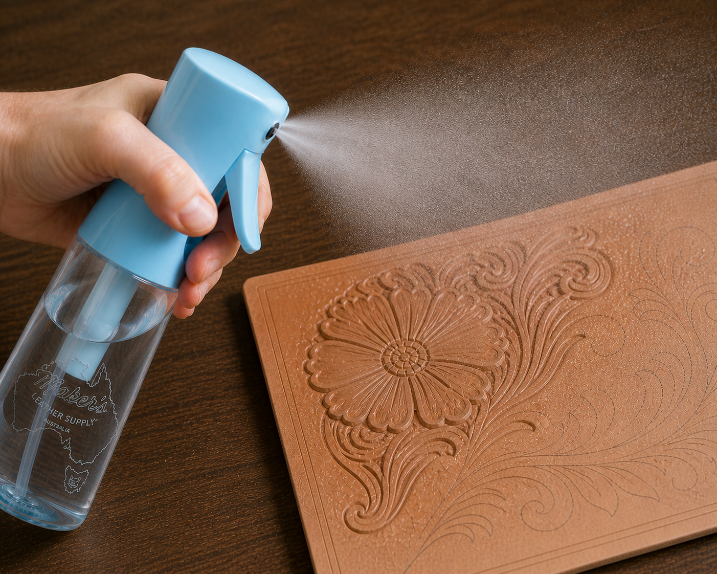 Fine Misting Sprayer for damping Tooling Leather