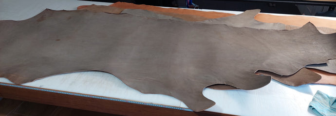 Tooling Leather Side - (Veg Tanned) - (Dyed)   Naked Brown